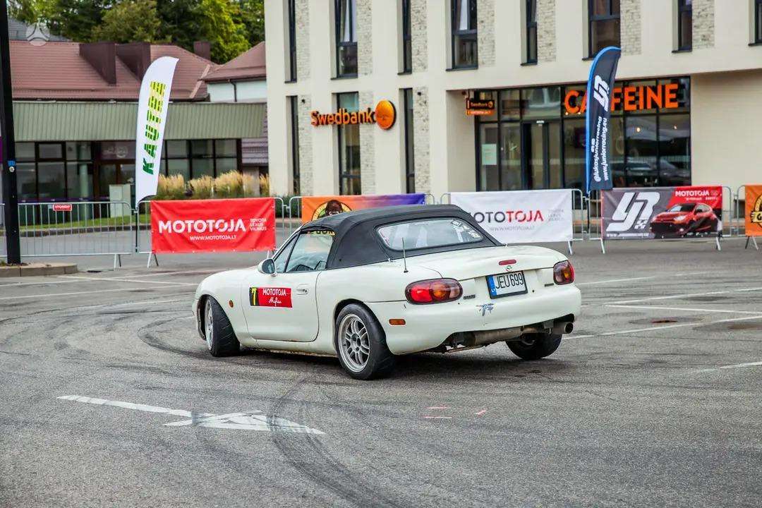 Mazda MX-5, 1.6 l., Кабриолет