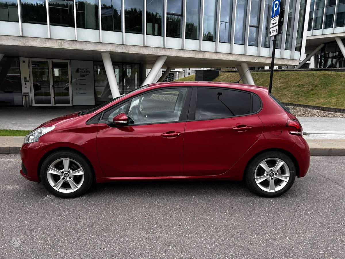 Peugeot 208 - 3