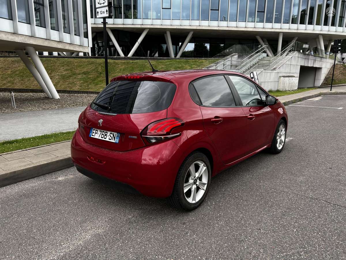 Peugeot 208 - 2