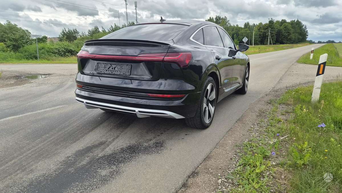 Audi e-tron, 94 kWh, kita