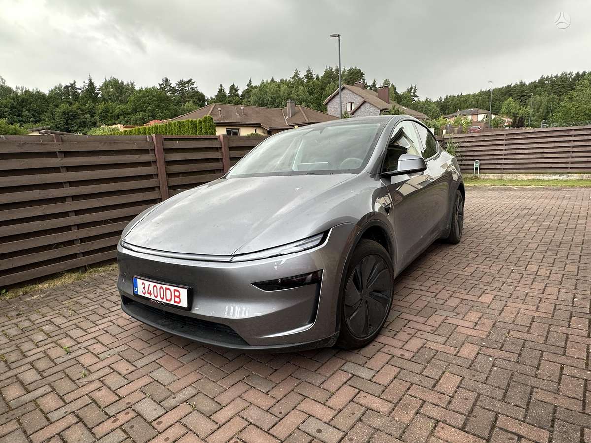 Tesla Model Y - 1