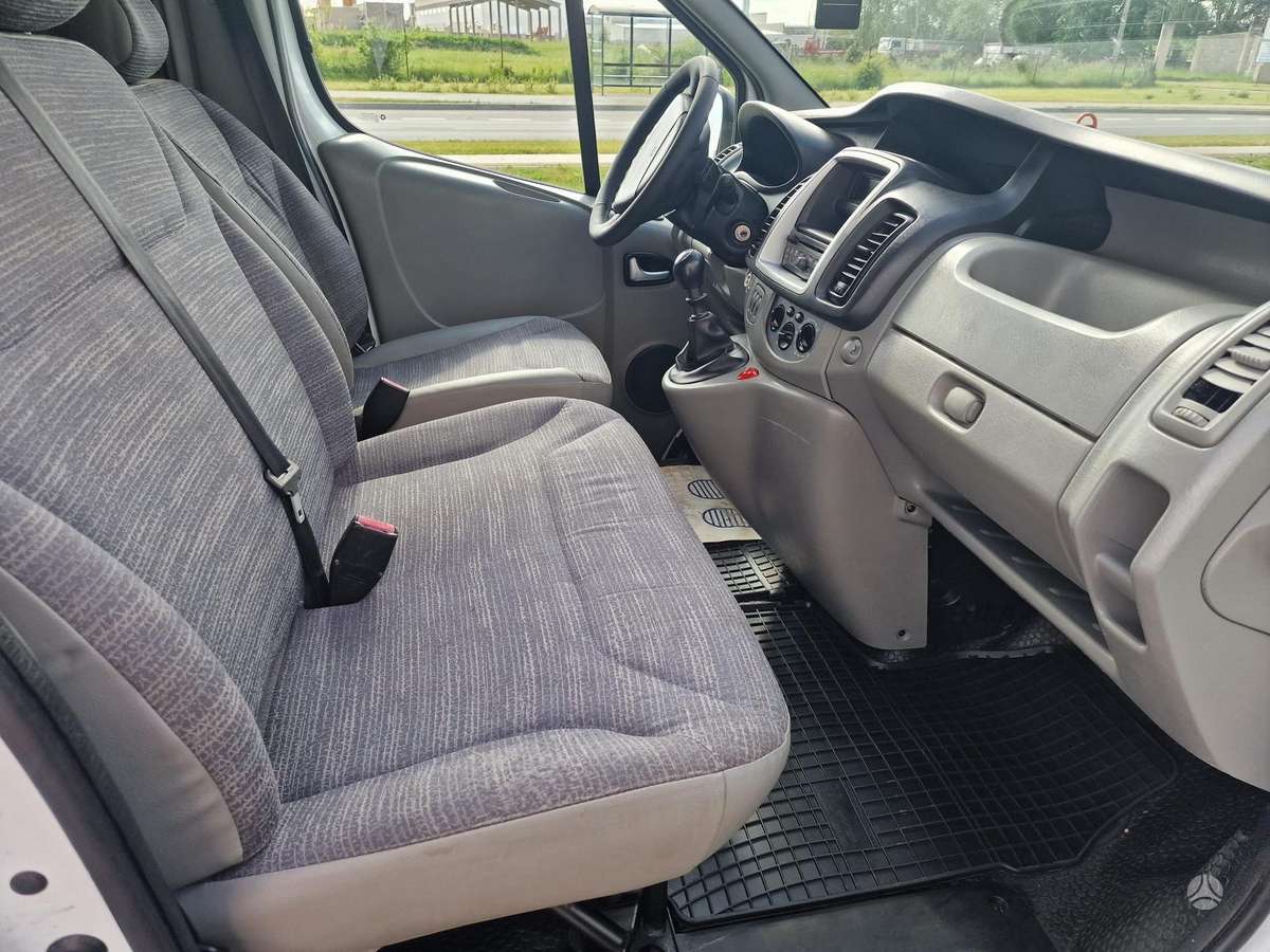 Renault Trafic - 11
