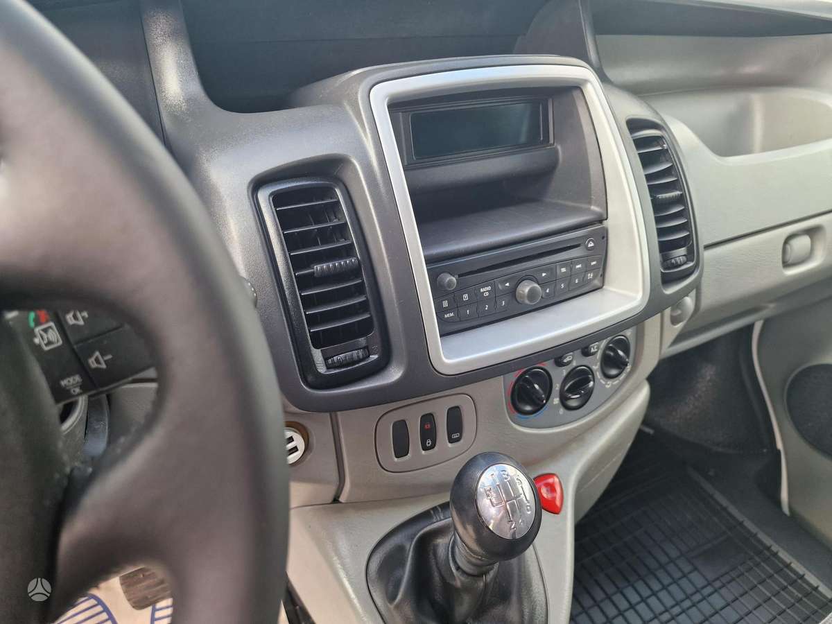 Renault Trafic, 2.0 l., passenger minibus