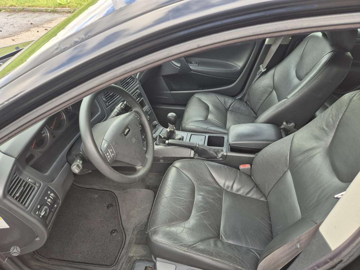 Volvo V70, 2.4 l., universalas