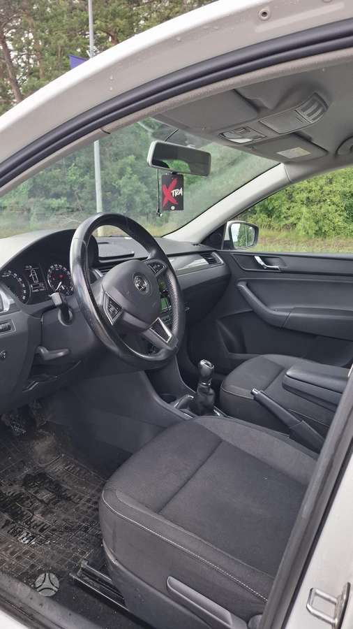 Skoda Rapid, 1.6 l., Хэтчбек