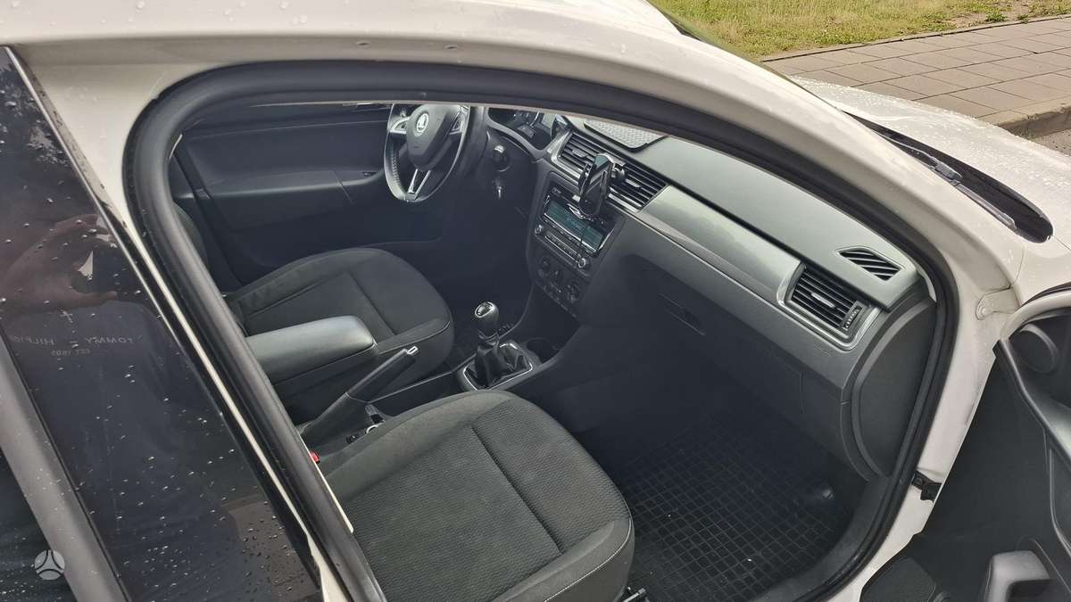 Skoda Rapid, 1.6 l., Хэтчбек