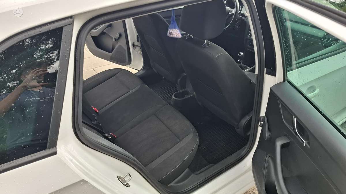 Skoda Rapid, 1.6 l., Хэтчбек