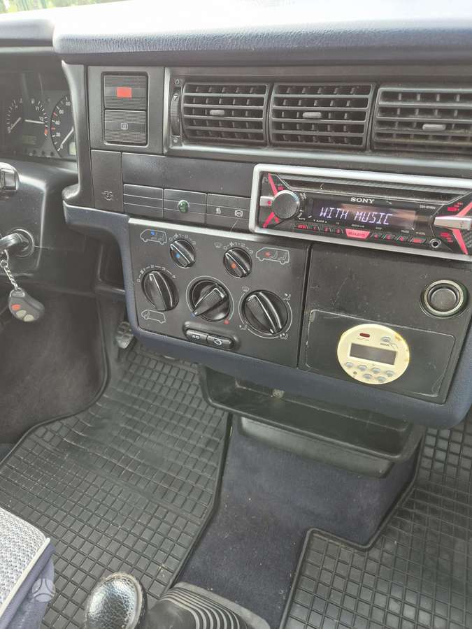 Volkswagen Multivan - 10
