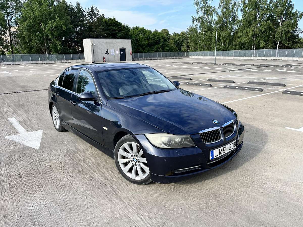 BMW 330, 3.0 l., Седан
