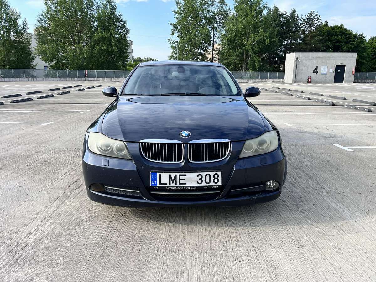 BMW 330, 3.0 l., Седан