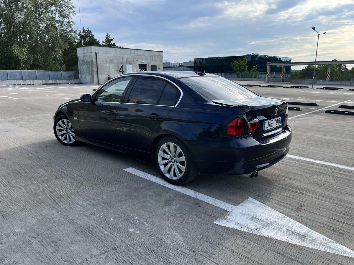 BMW 330, 3.0 l., Седан