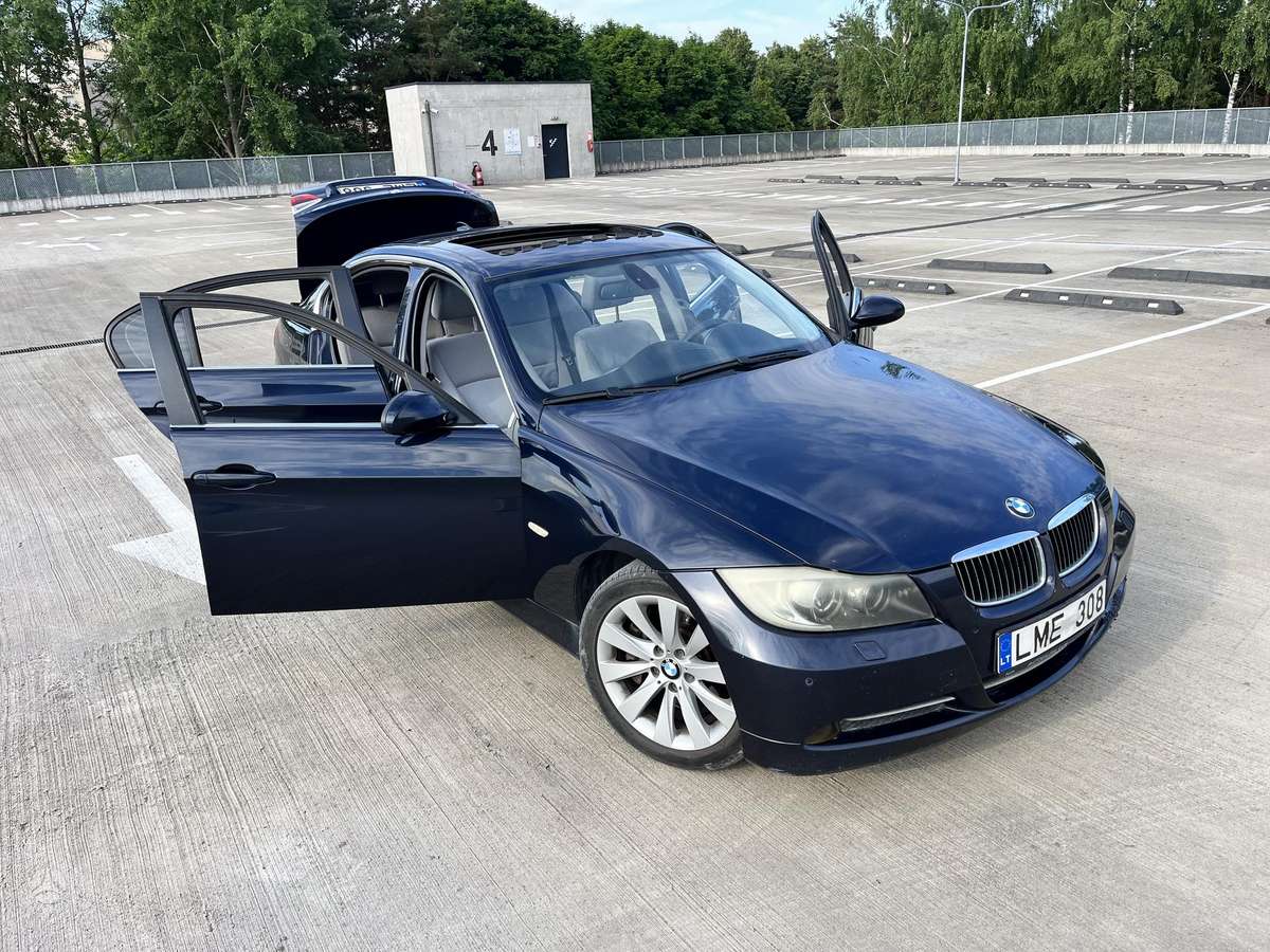 BMW 330, 3.0 l., Седан