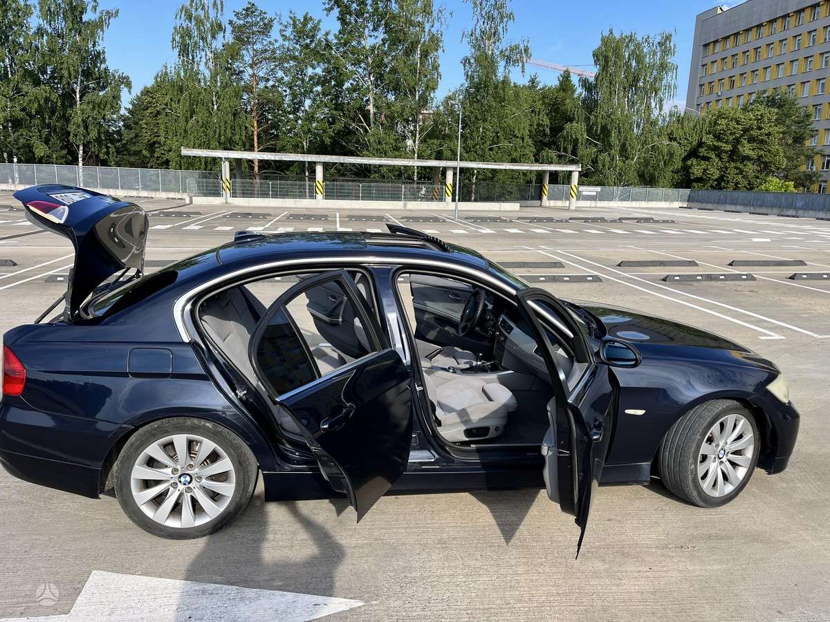 BMW 330, 3.0 l., Седан