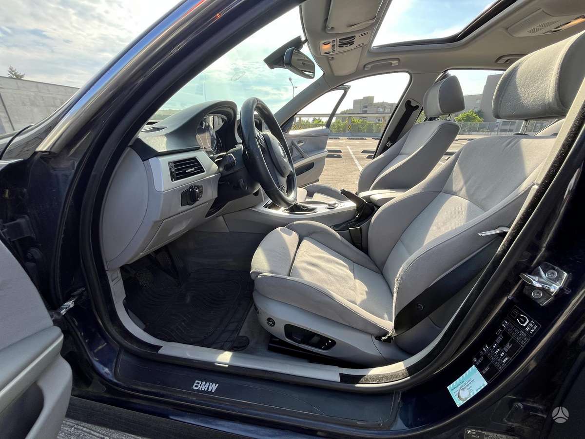 BMW 330, 3.0 l., Седан