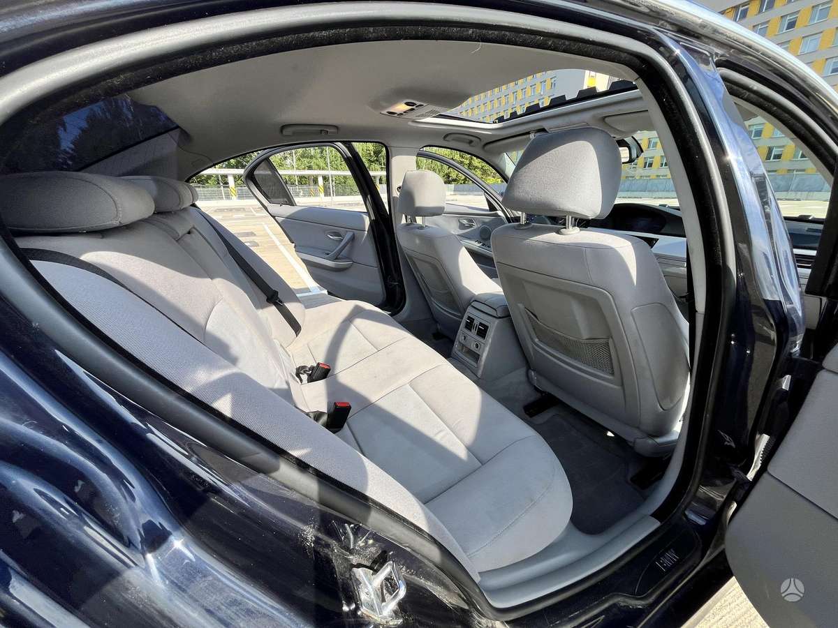 BMW 330, 3.0 l., Седан