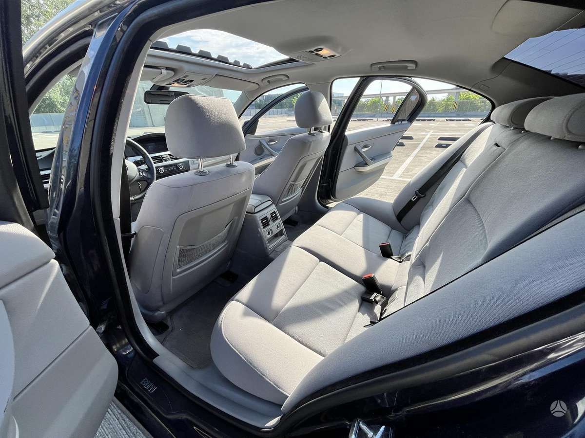 BMW 330, 3.0 l., Седан