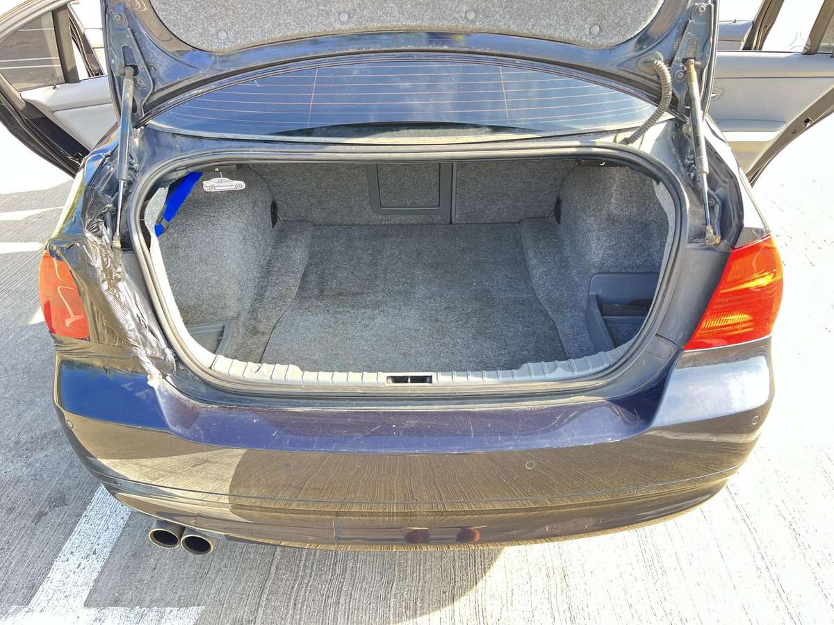 BMW 330, 3.0 l., Седан