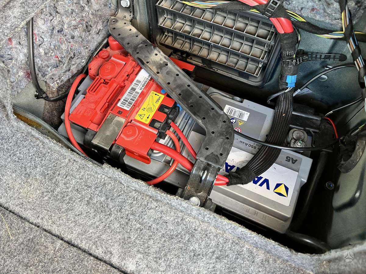 BMW 330, 3.0 l., Седан