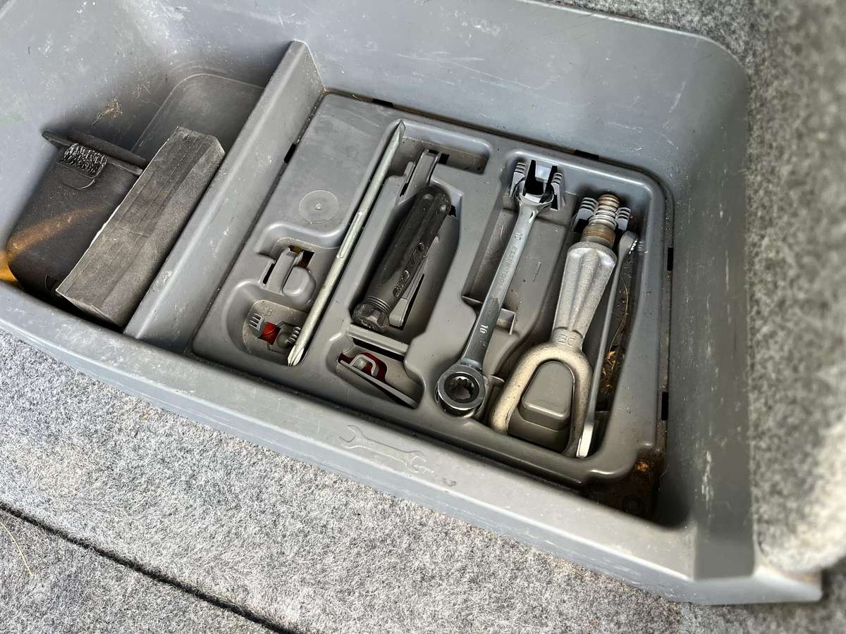BMW 330, 3.0 l., Седан
