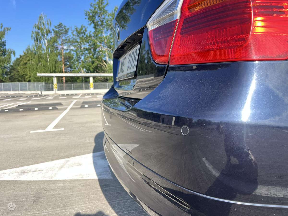 BMW 330, 3.0 l., Седан