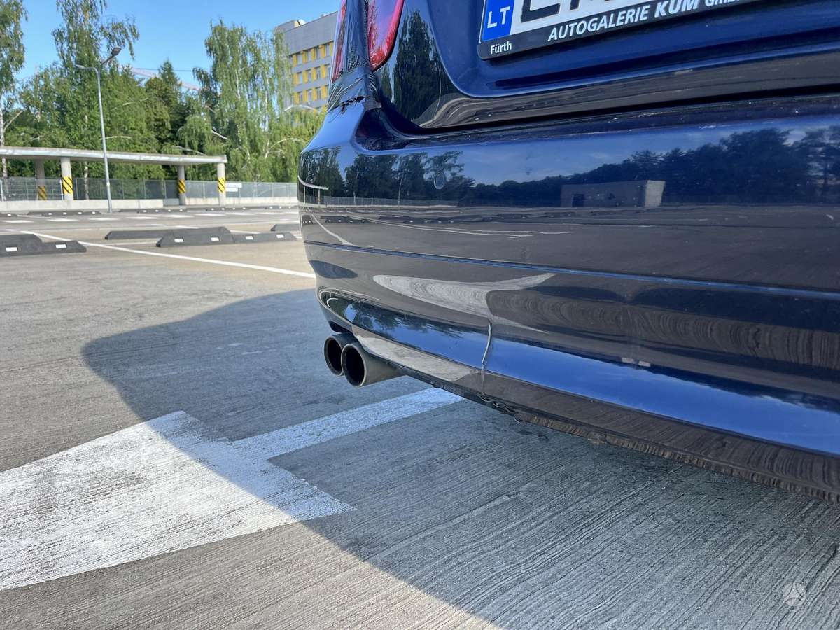 BMW 330, 3.0 l., Седан