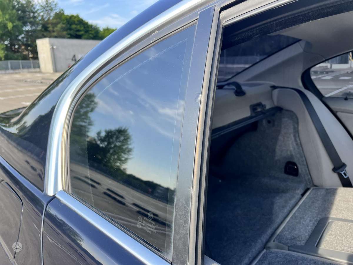 BMW 330, 3.0 l., Седан