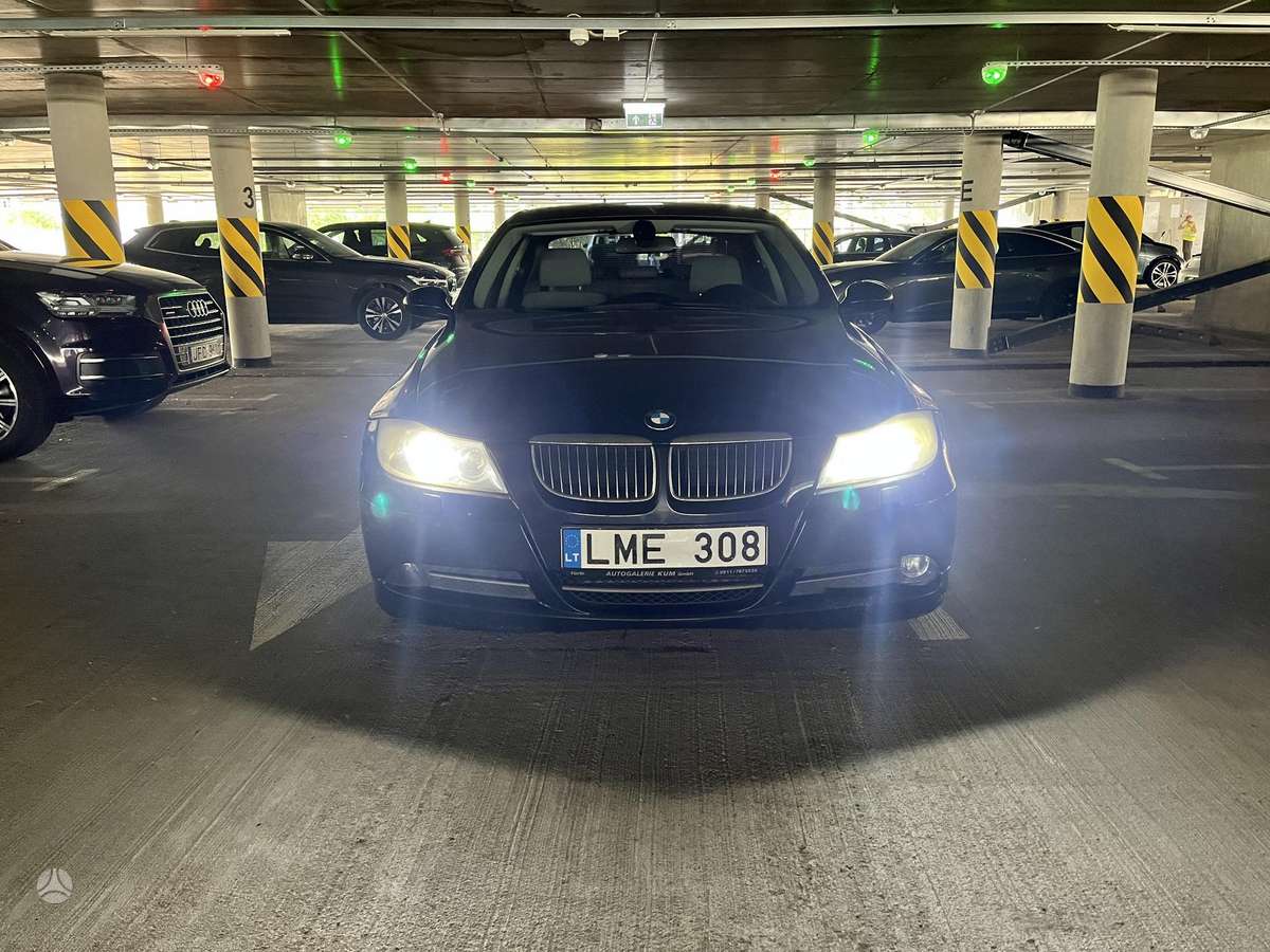 BMW 330, 3.0 l., Седан
