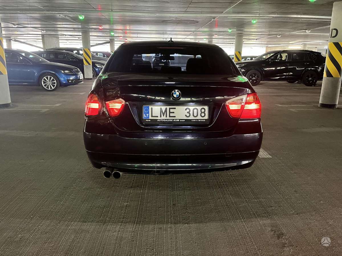 BMW 330, 3.0 l., Седан