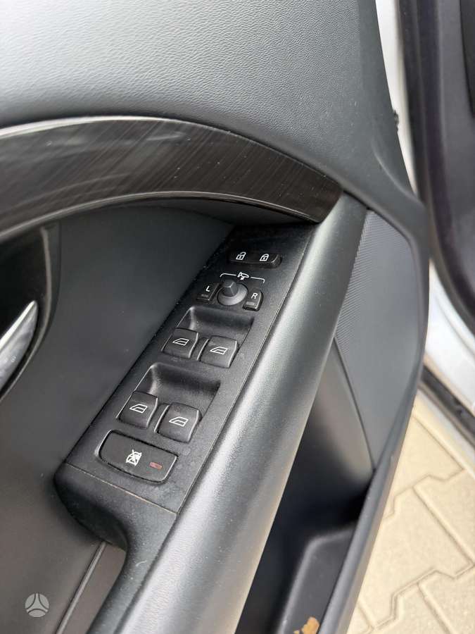 Volvo S80, 2.4 l., Седан