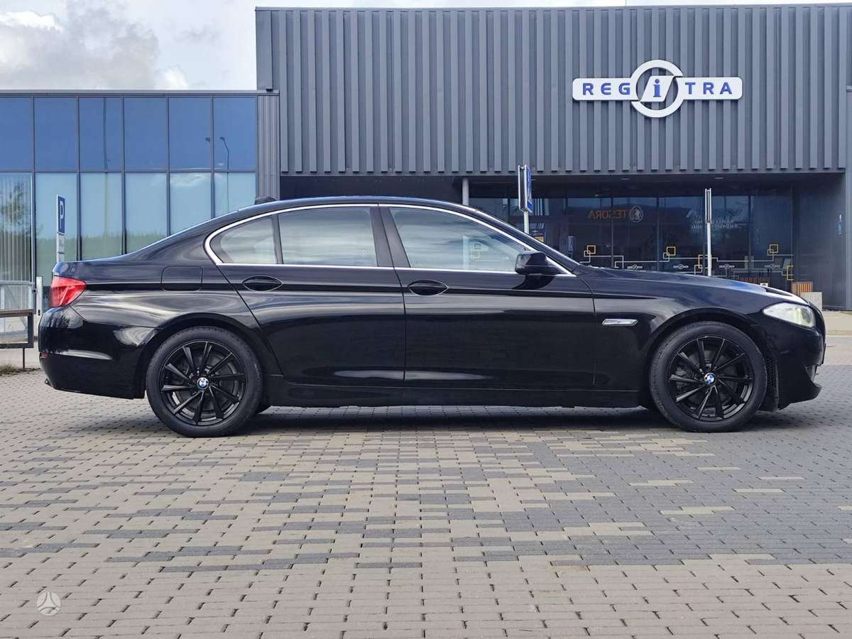BMW 520, 2.0 l., Седан