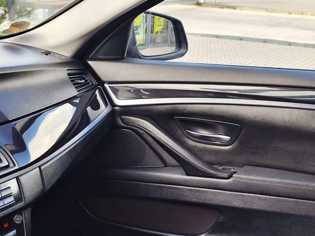 BMW 520, 2.0 l., Седан