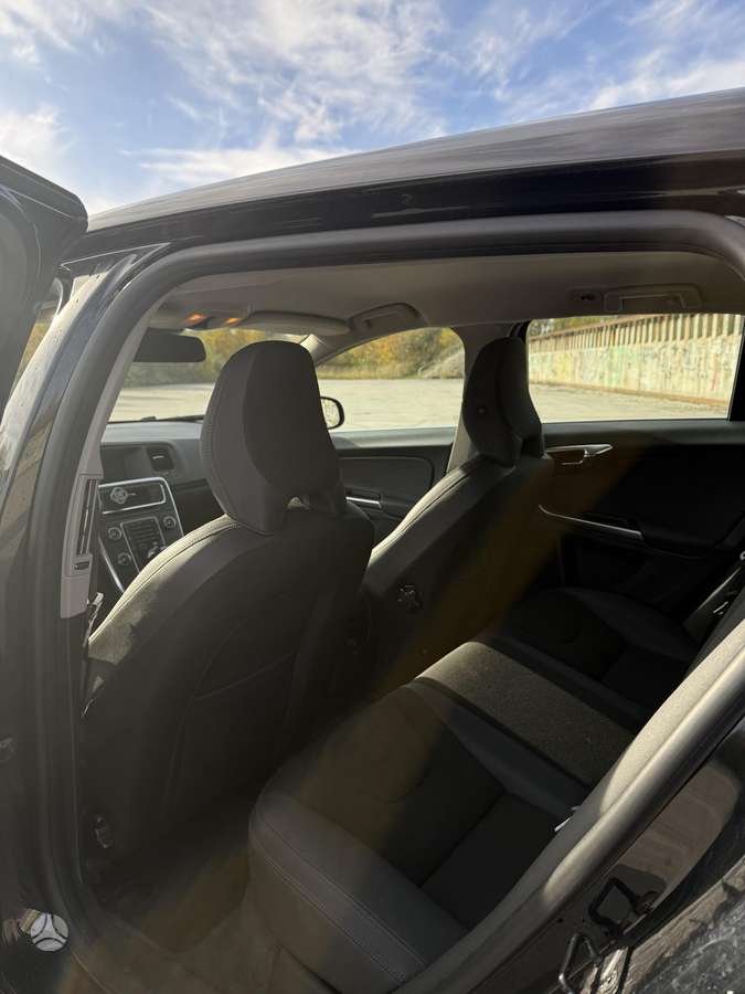 Volvo V60, 2.4 l., universalas