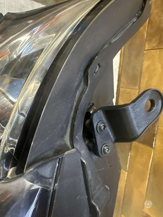 Lexus RX klasė žibintai