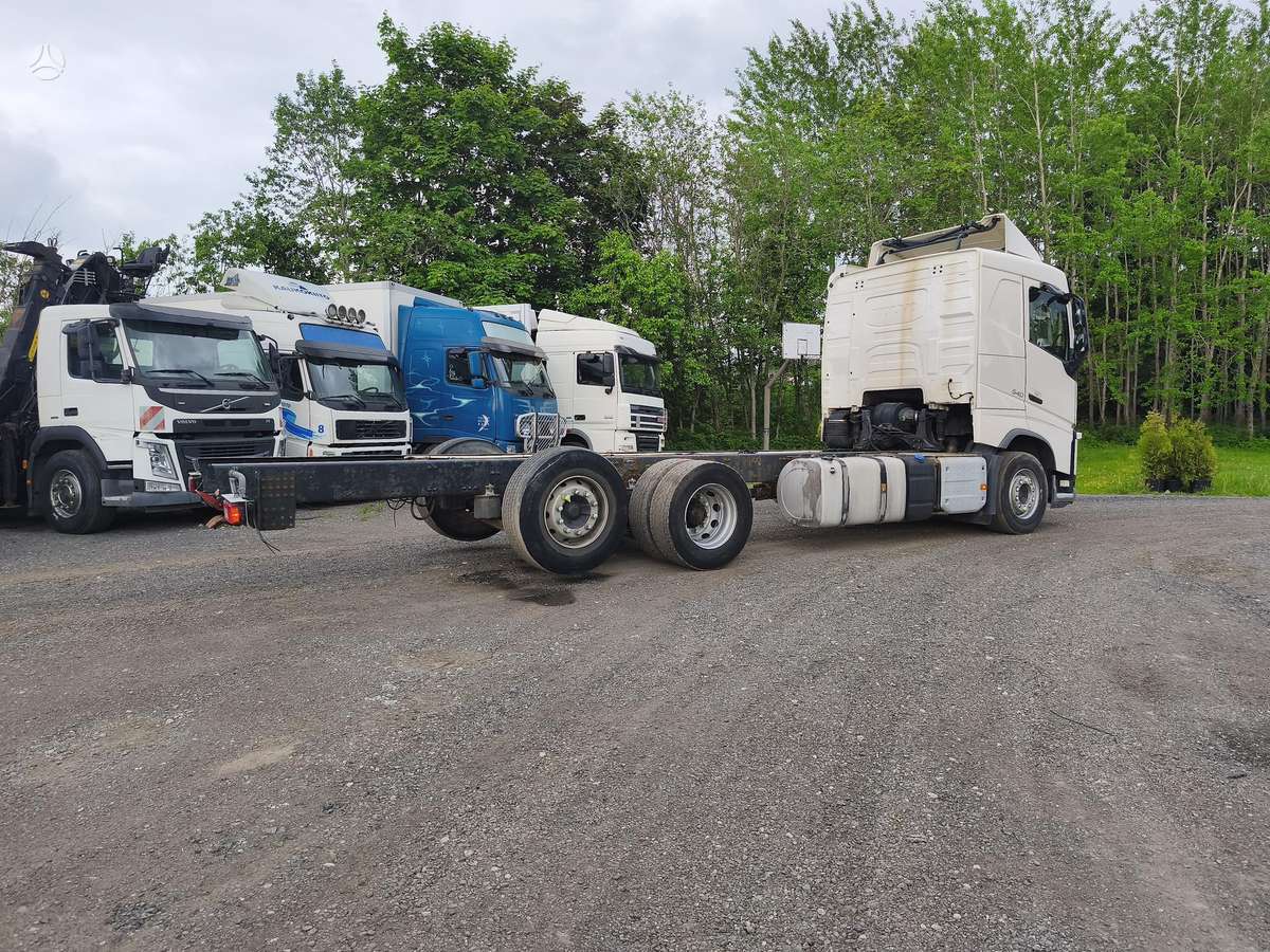 Volvo FH540, шасси