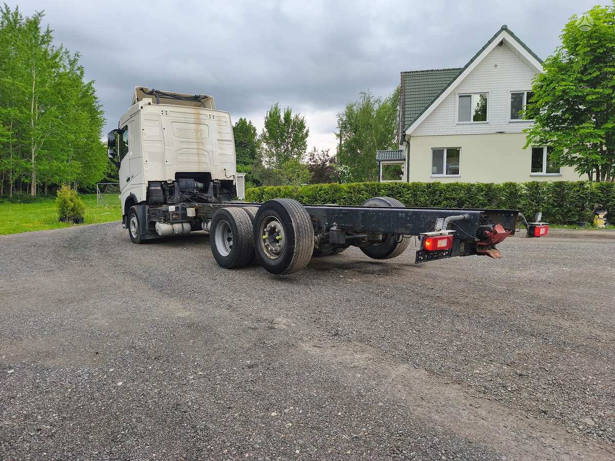 Volvo FH540, шасси