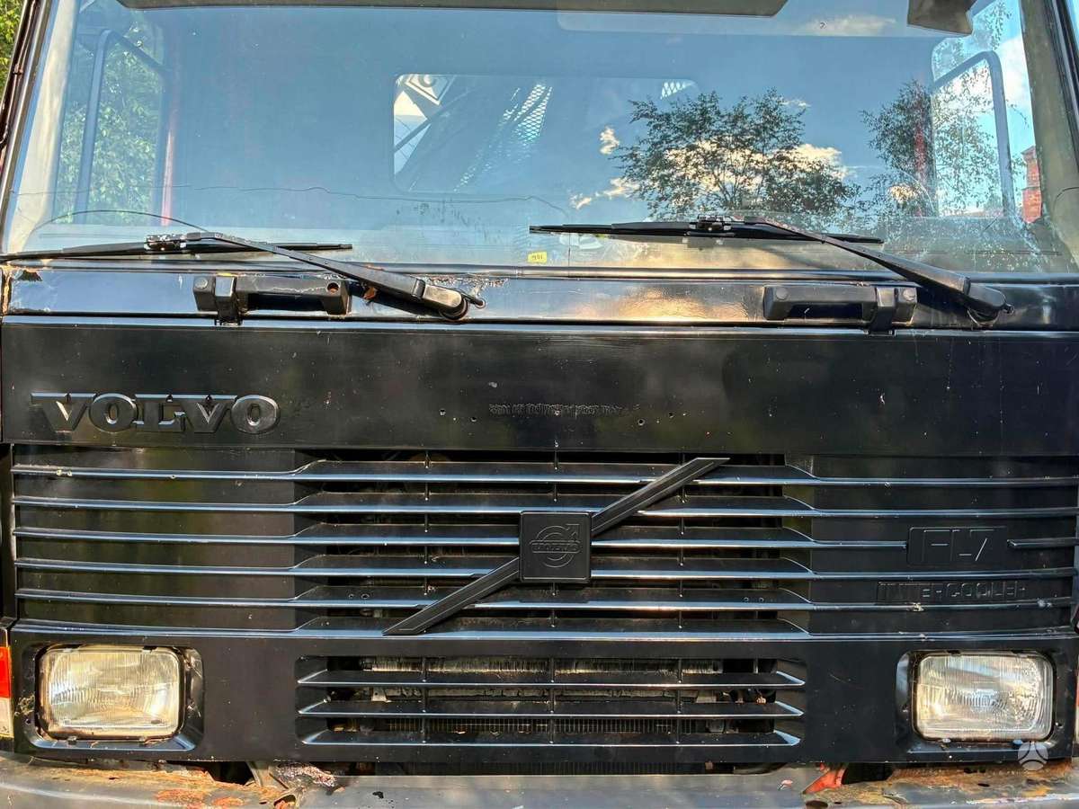 Volvo Volvo, самосвалы с краном