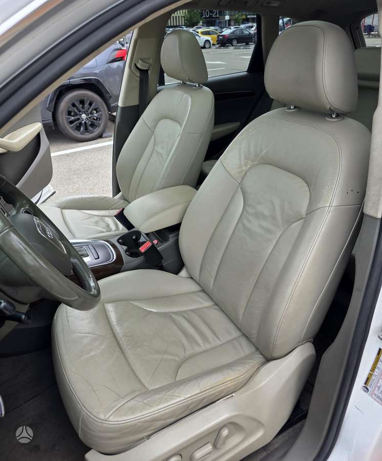 Audi Q5, 2.0 l., off-road / crossover