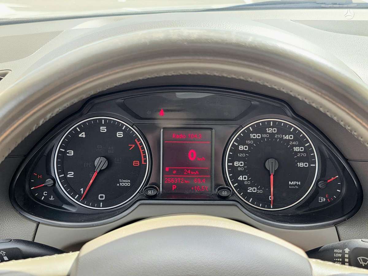 Audi Q5, 2.0 l., Внедорожник / Кроссовер
