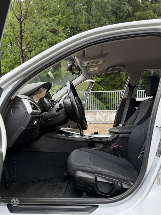 BMW 116, 1.6 l., Хэтчбек