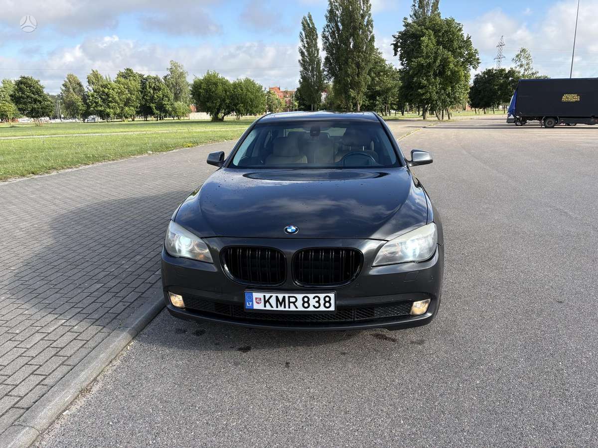 BMW 730, 3.0 l., Седан