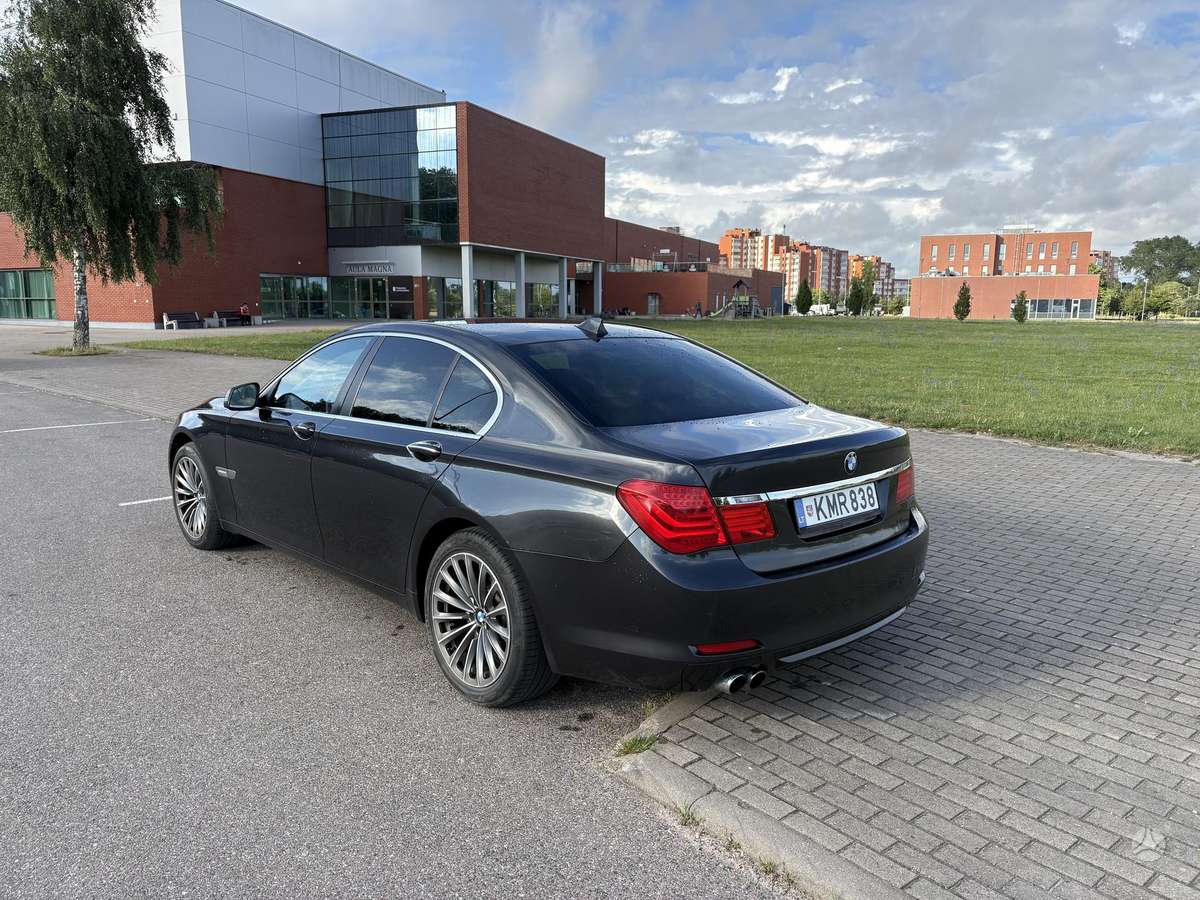 BMW 730, 3.0 l., Седан