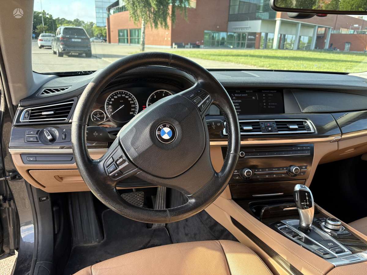 BMW 730, 3.0 l., Седан