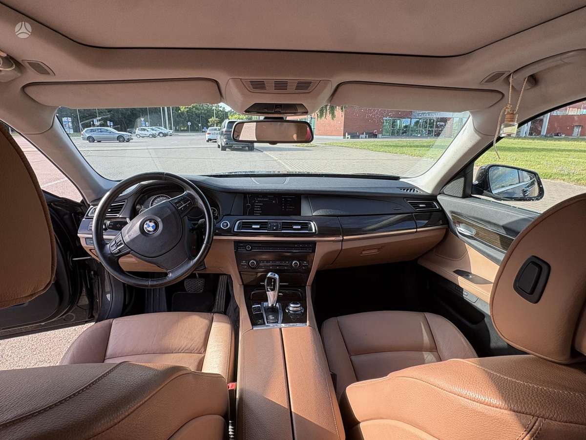 BMW 730, 3.0 l., Седан