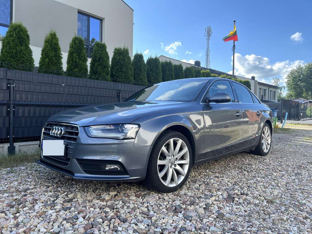 Audi A4, 2.0 l., Седан