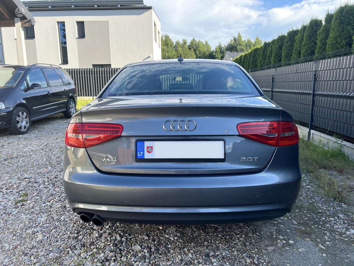 Audi A4, 2.0 l., Седан