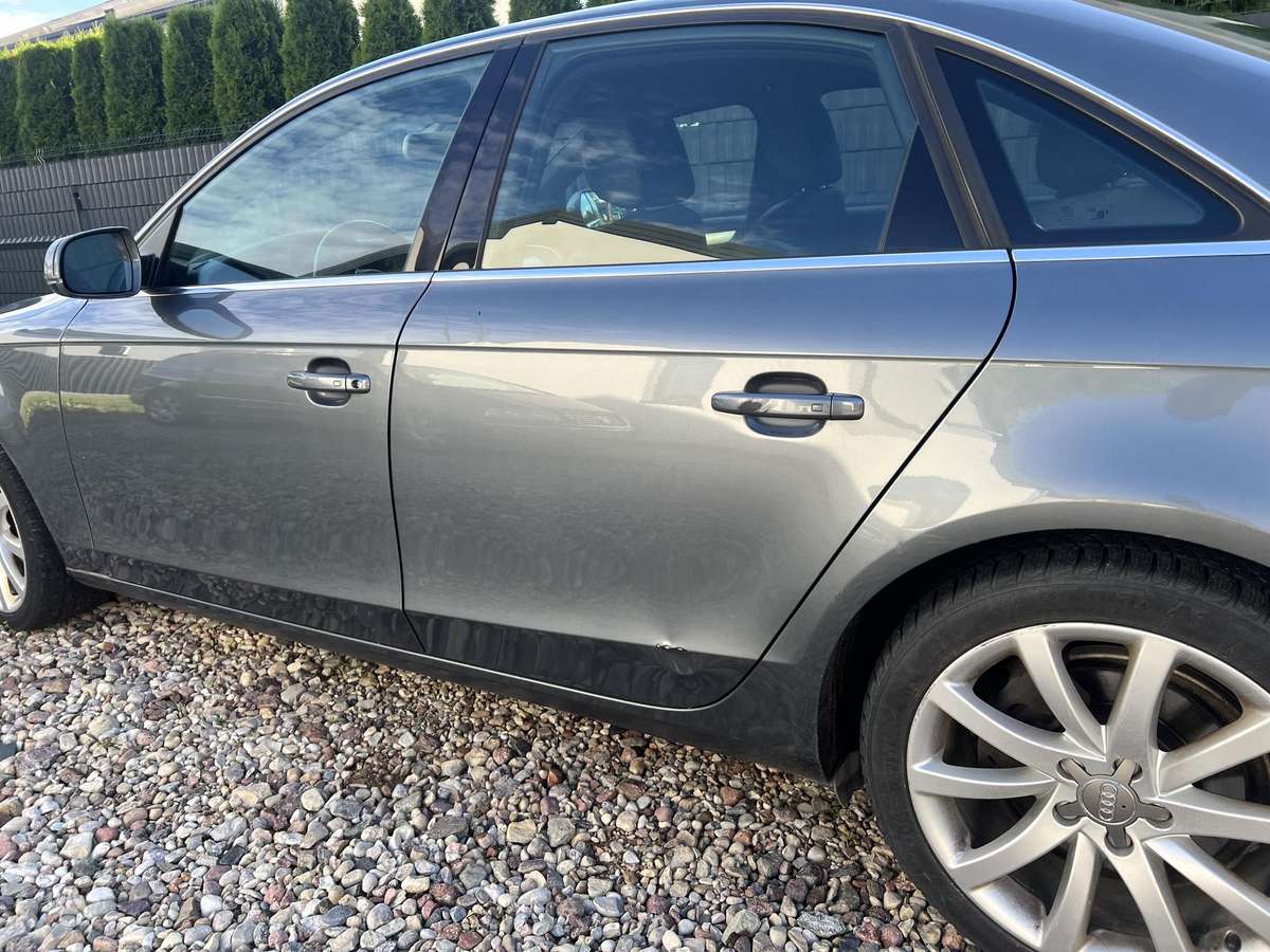 Audi A4, 2.0 l., Седан