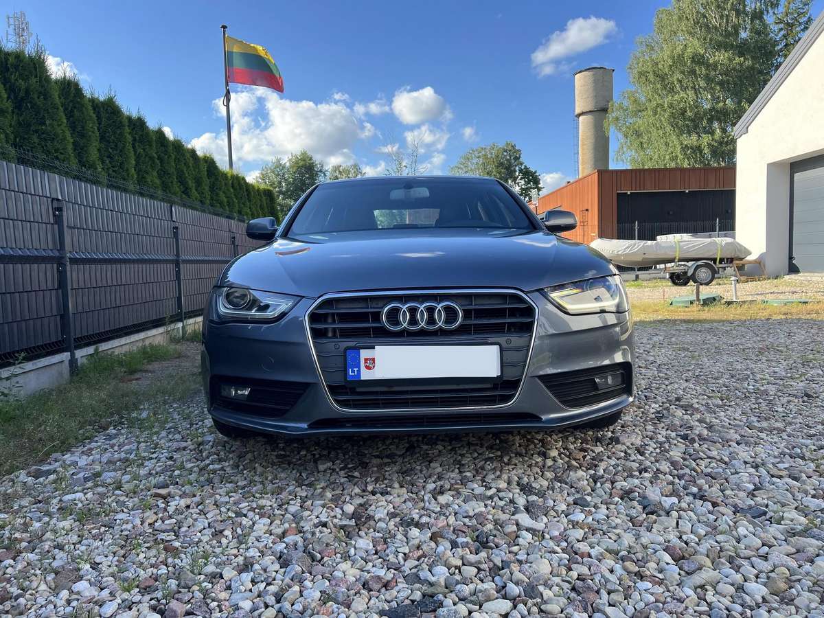Audi A4, 2.0 l., Седан