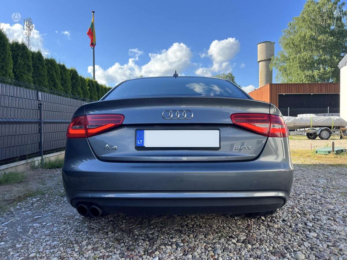 Audi A4, 2.0 l., Седан