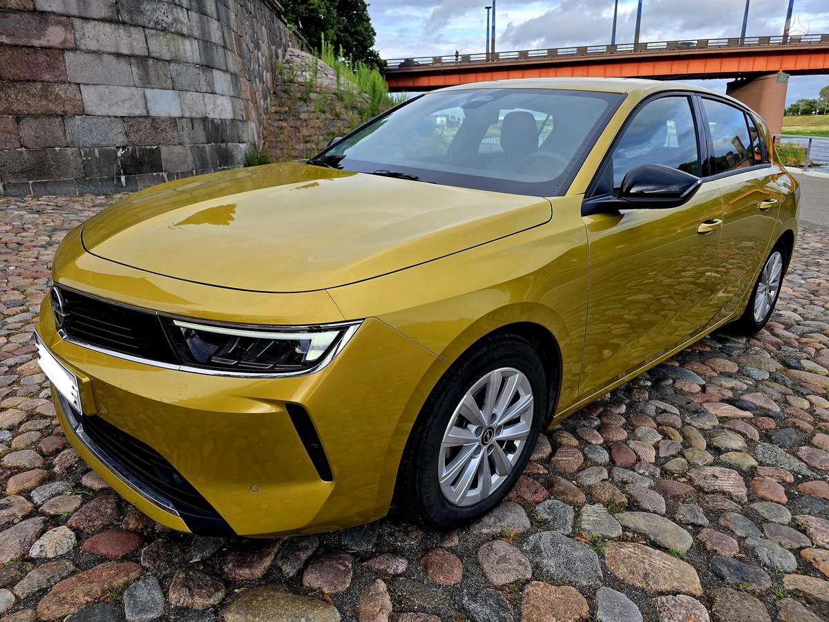 Opel Astra, 1.2 l., Хэтчбек