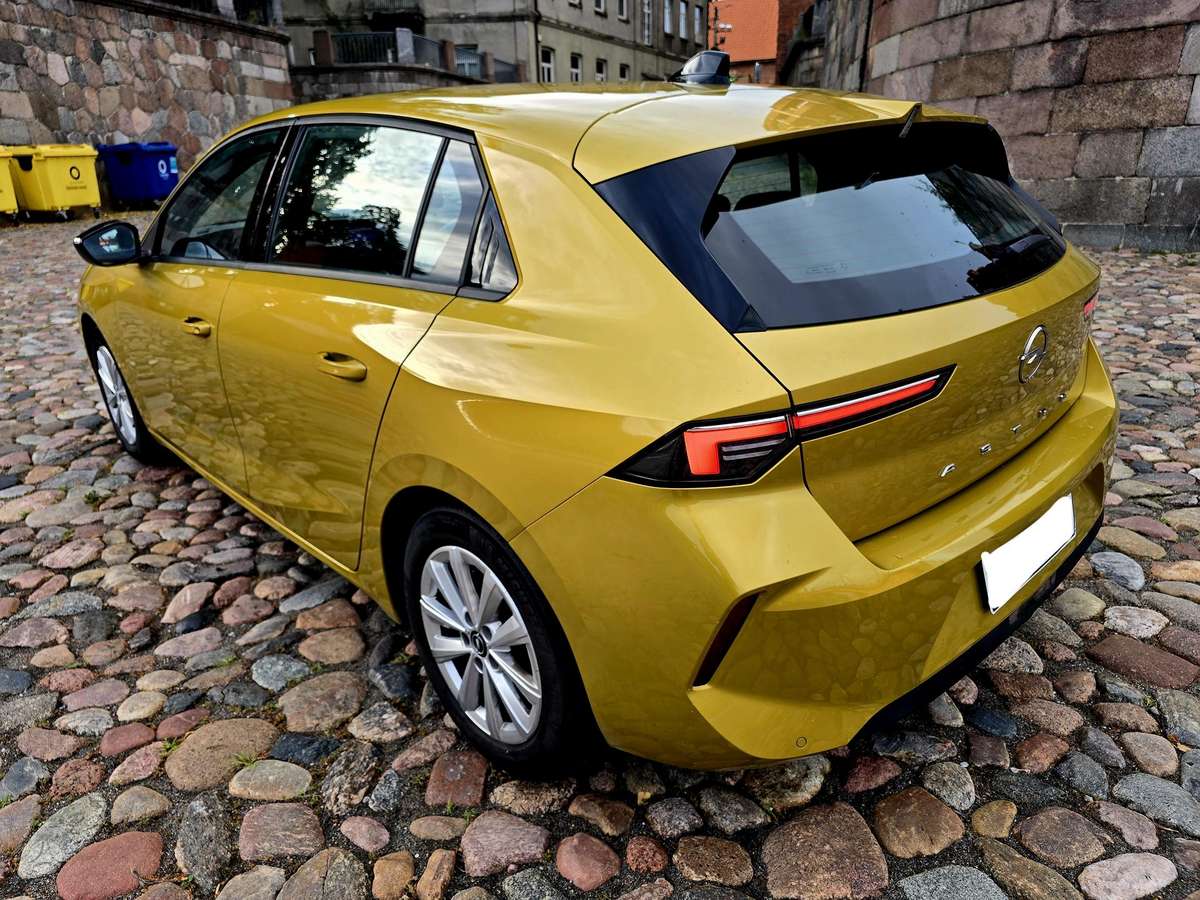 Opel Astra, 1.2 l., hatchback